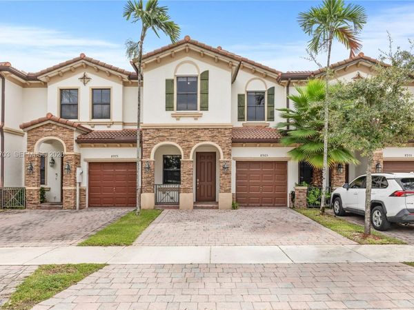 8965 NW 98th Ave , Doral, FL 33178