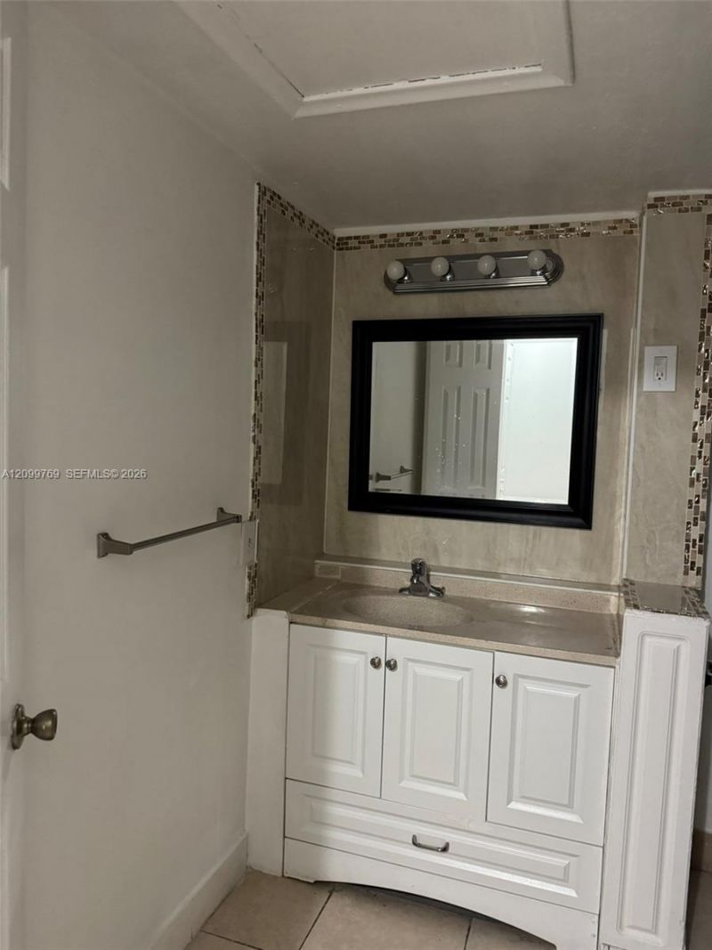 2091 W 54th Ter , Unit 37, Hialeah, FL 33016 Photo