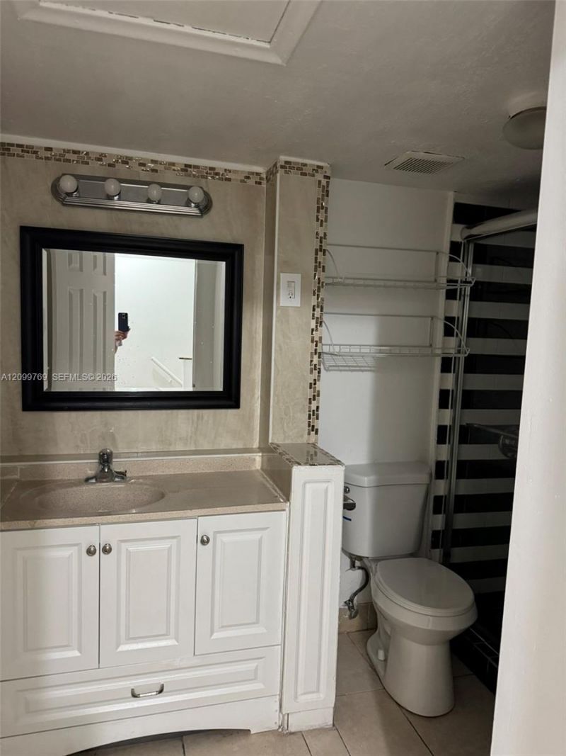 2091 W 54th Ter , Unit 37, Hialeah, FL 33016 Photo