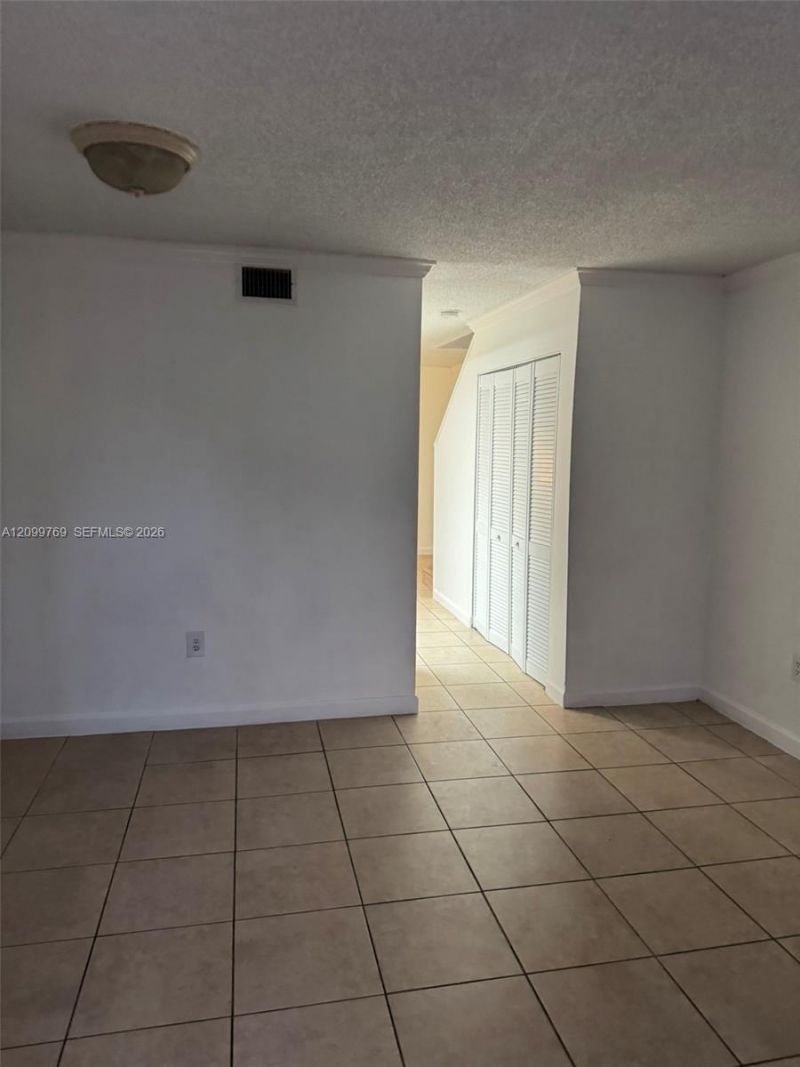 2091 W 54th Ter , Unit 37, Hialeah, FL 33016 Photo