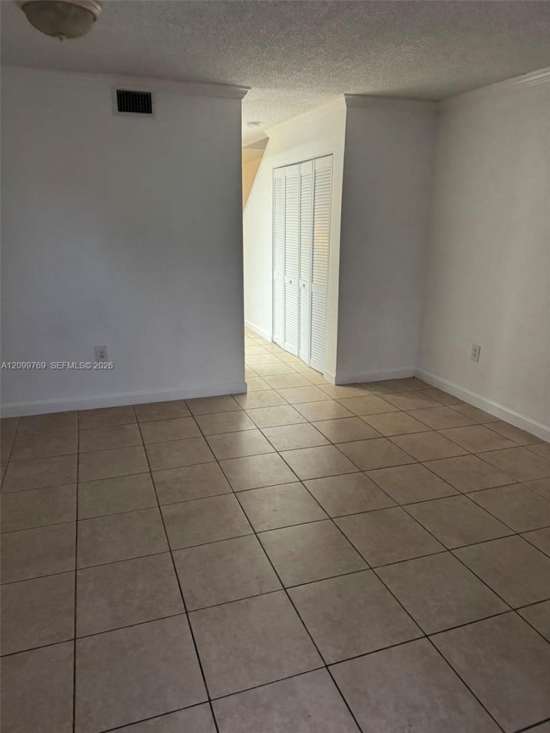 2091 W 54th Ter , Unit 37, Hialeah, FL 33016 Photo