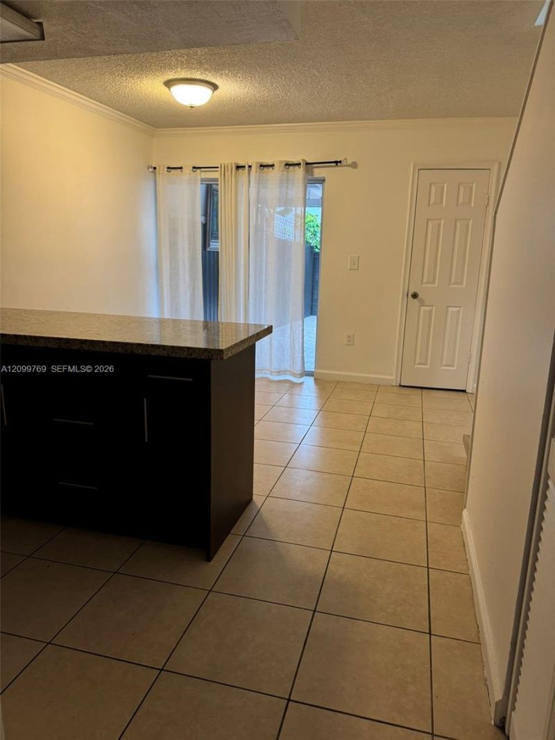 2091 W 54th Ter , Unit 37, Hialeah, FL 33016 Photo