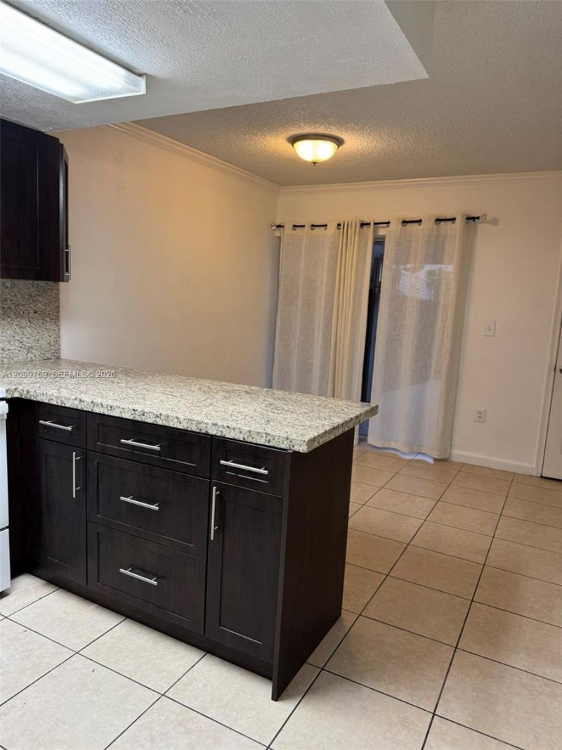 2091 W 54th Ter , Unit 37, Hialeah, FL 33016 Photo