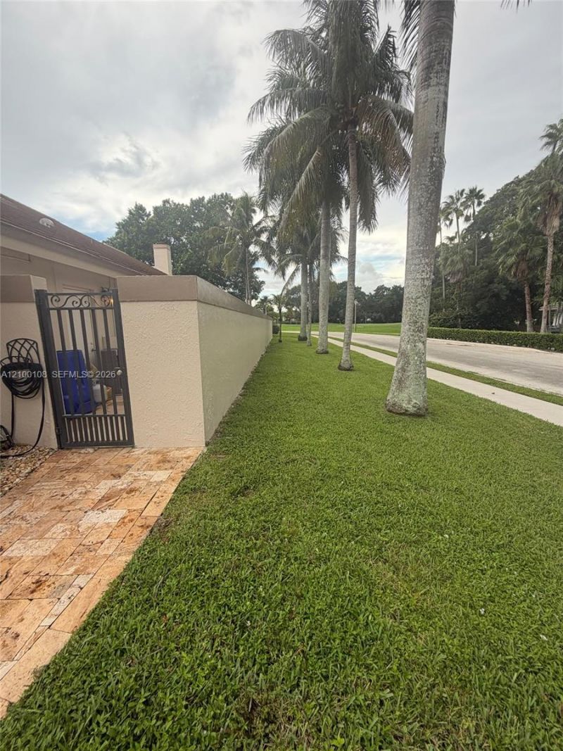 15240 S Laurel Ln S , Unit 15240, Pembroke Pines, FL 33027 Photo