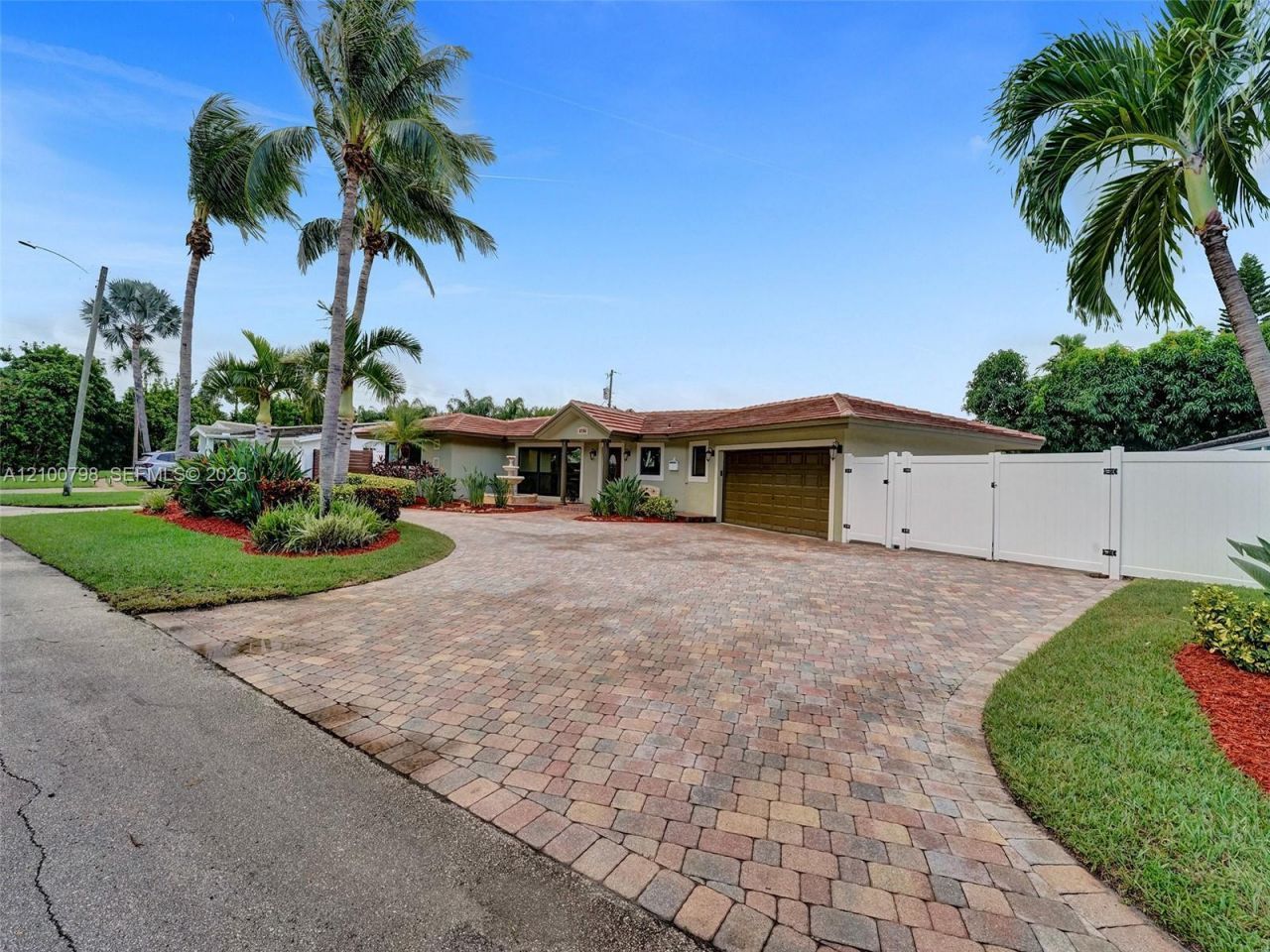 2756 NE 33rd St, Fort Lauderdale, FL 33306 Photo