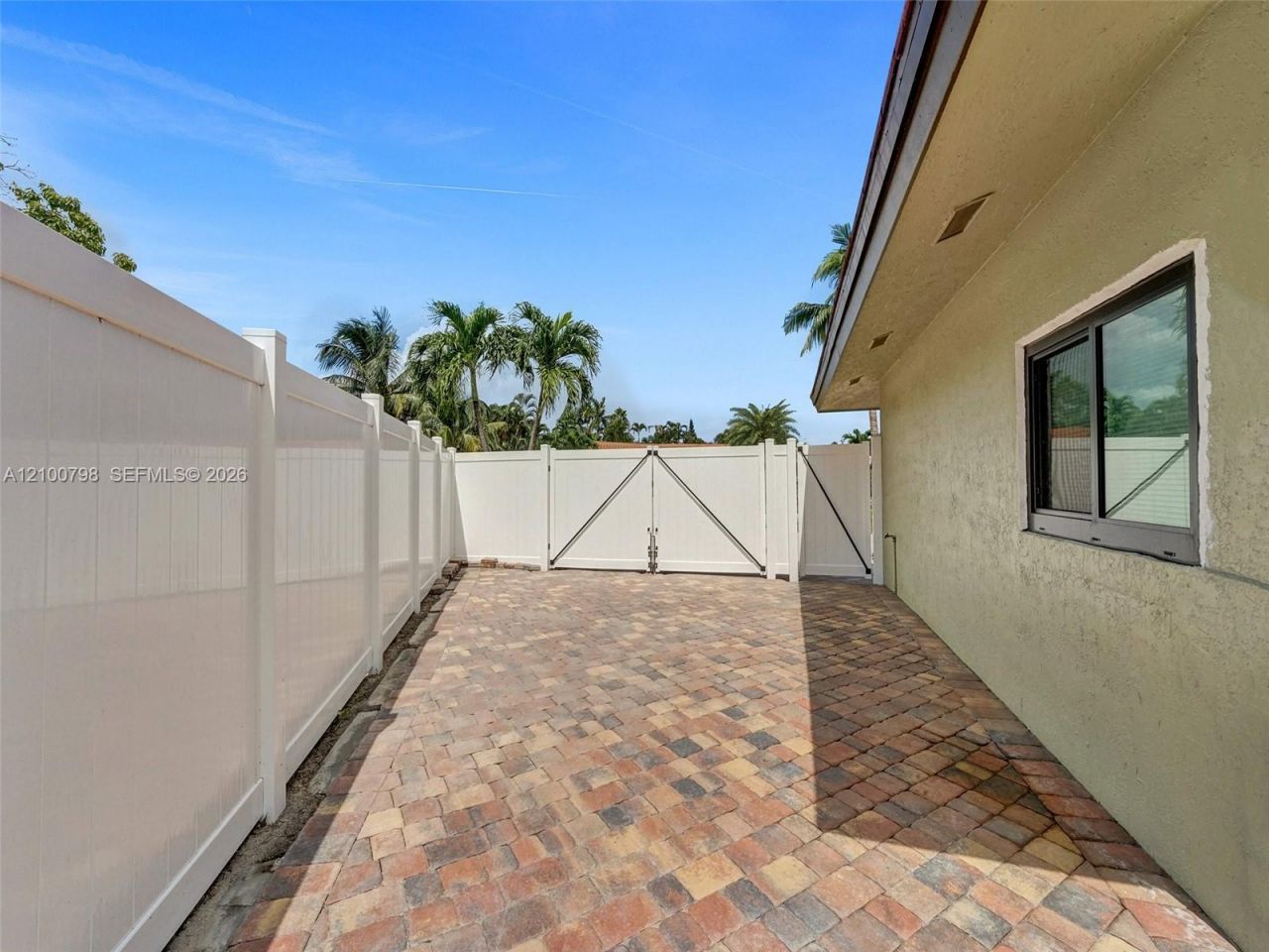 2756 NE 33rd St, Fort Lauderdale, FL 33306 Photo