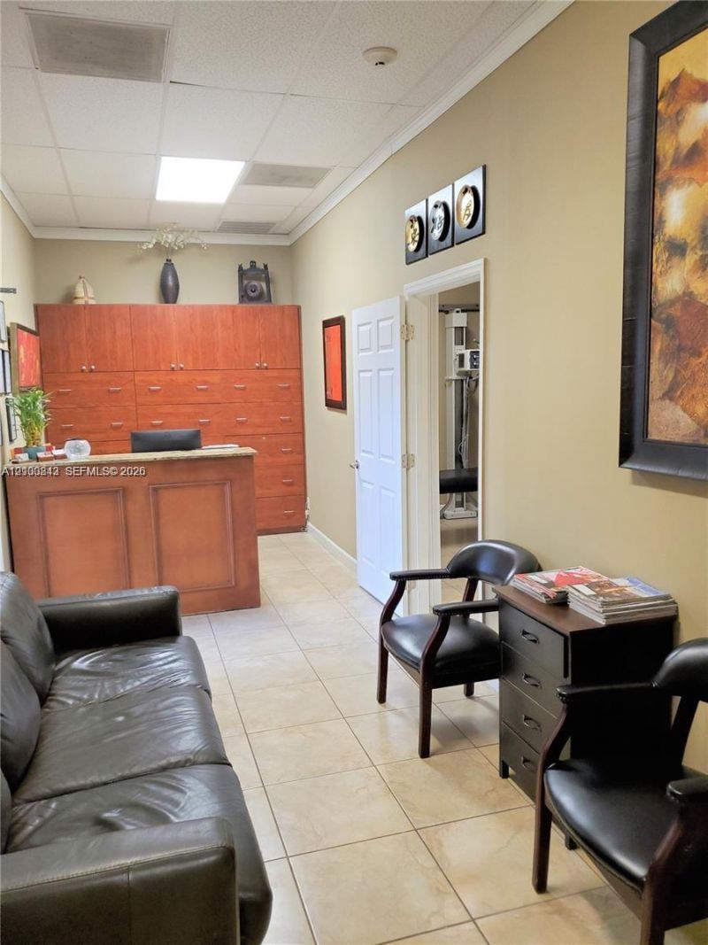 2751 Executive Park Dr , Unit 202, Weston, FL 33331 Photo