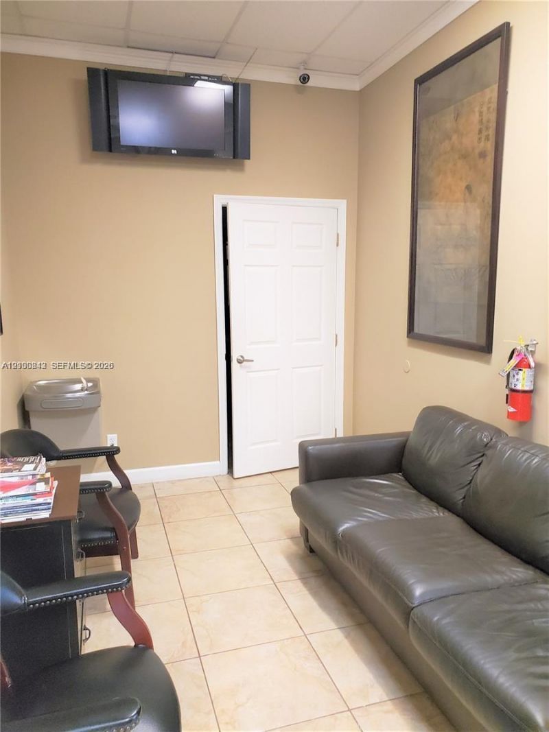 2751 Executive Park Dr , Unit 202, Weston, FL 33331 Photo