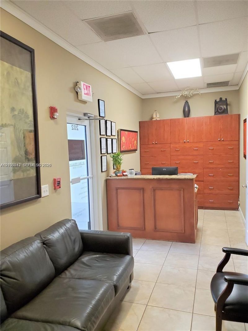 2751 Executive Park Dr , Unit 202, Weston, FL 33331 Photo