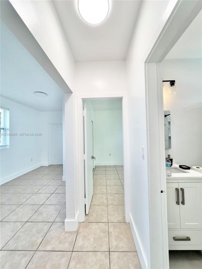 200 NW 17th Ct , Miami, FL 33125 Photo