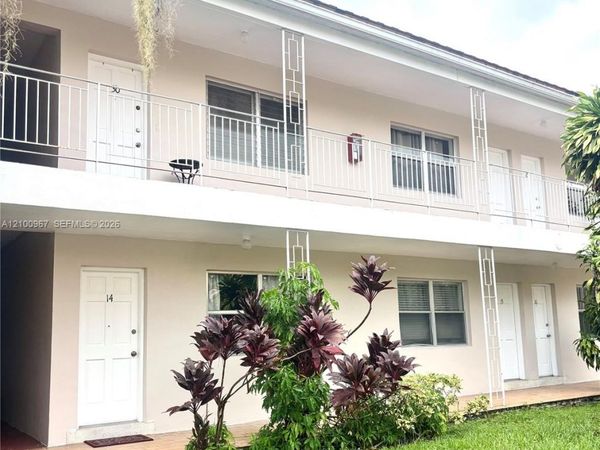 15 Alhambra Cir , Unit 16, Coral Gables, FL 33134