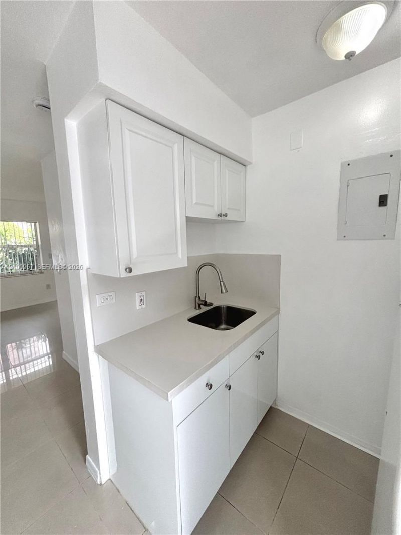 15 Alhambra Cir , Unit 16, Coral Gables, FL 33134 Photo