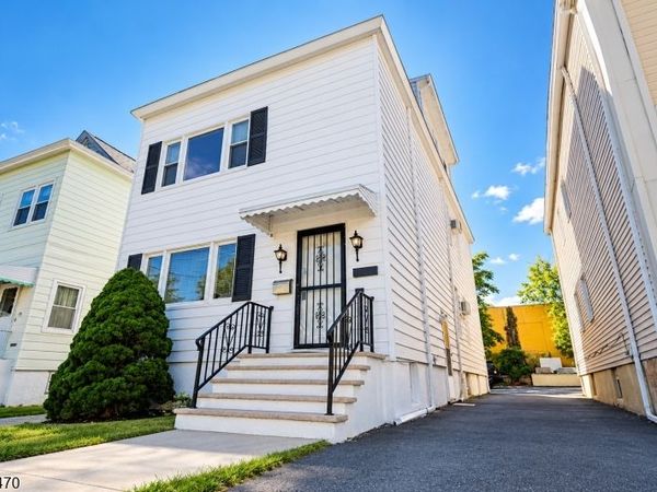 31 Blakely Pl, Garfield, NJ 07026