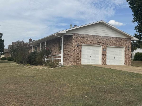 701 Elizabeth Dr, Mountain Home, AR 72653