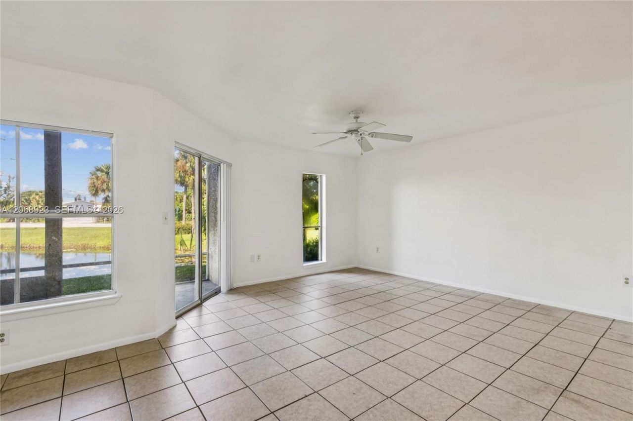 4863 Via Palm Lks, Unit 807, West Palm Beach, FL 33417 Photo