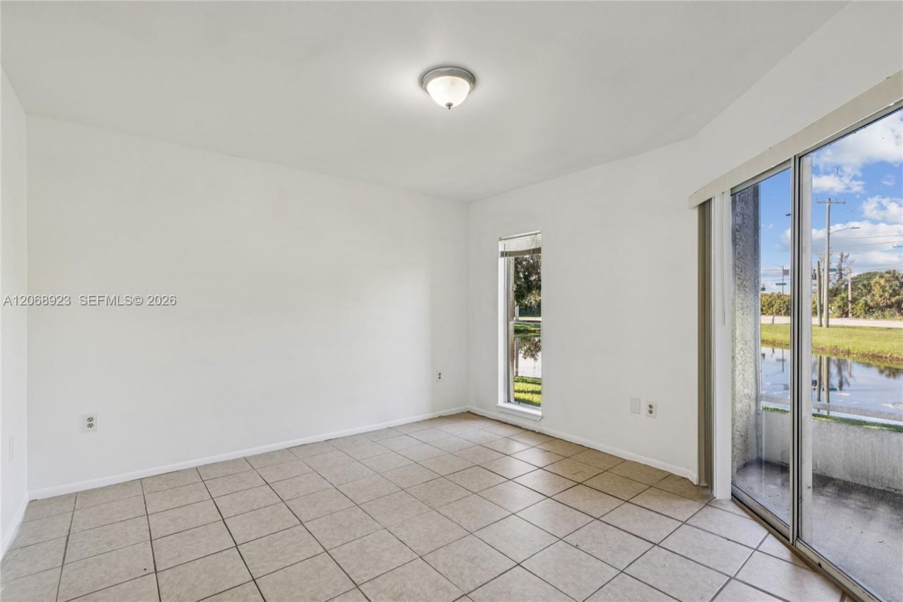 4863 Via Palm Lks, Unit 807, West Palm Beach, FL 33417 Photo