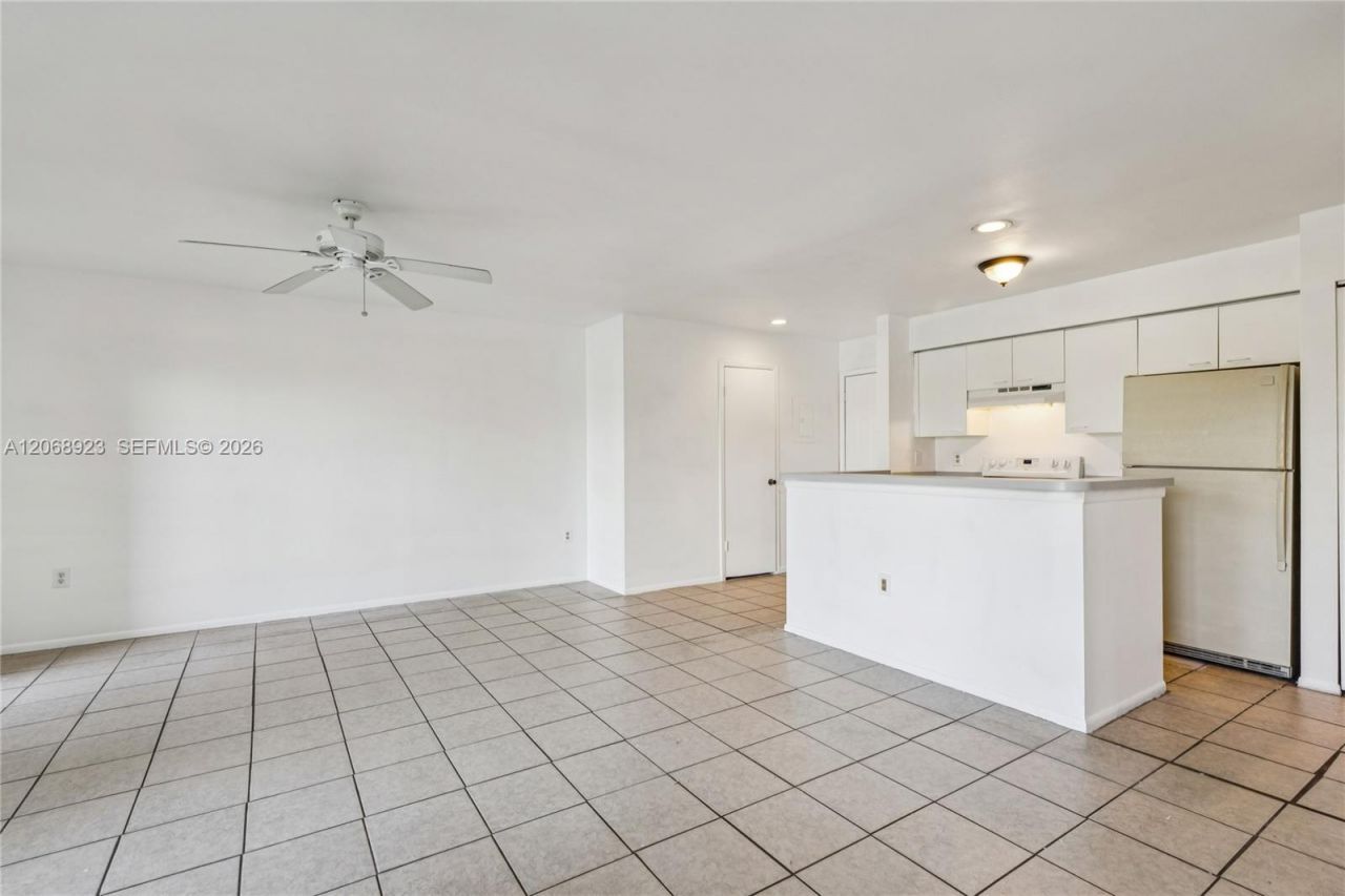 4863 Via Palm Lks, Unit 807, West Palm Beach, FL 33417 Photo