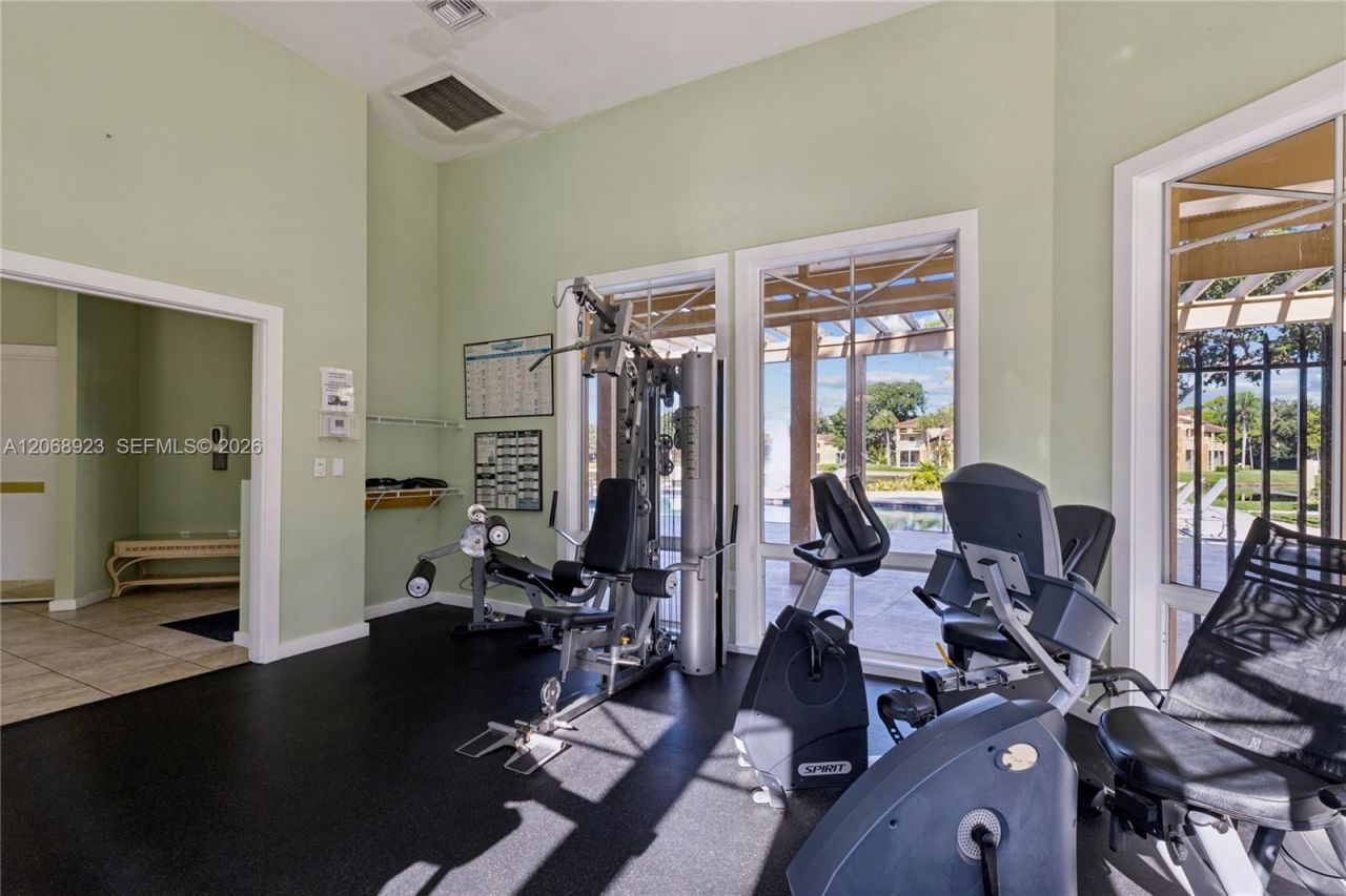 4863 Via Palm Lks, Unit 807, West Palm Beach, FL 33417 Photo