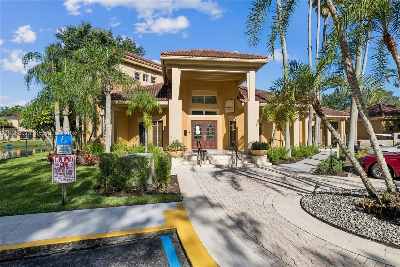 4863 Via Palm Lks, Unit 807, West Palm Beach, FL 33417 Photo