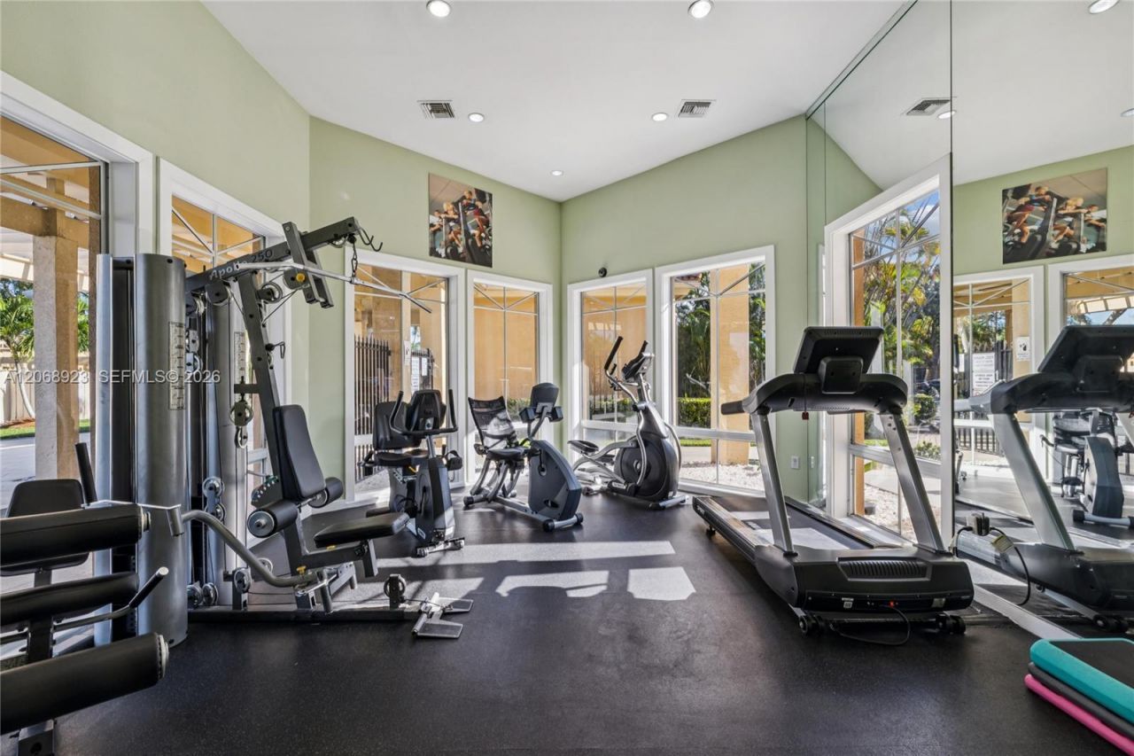 4863 Via Palm Lks, Unit 807, West Palm Beach, FL 33417 Photo