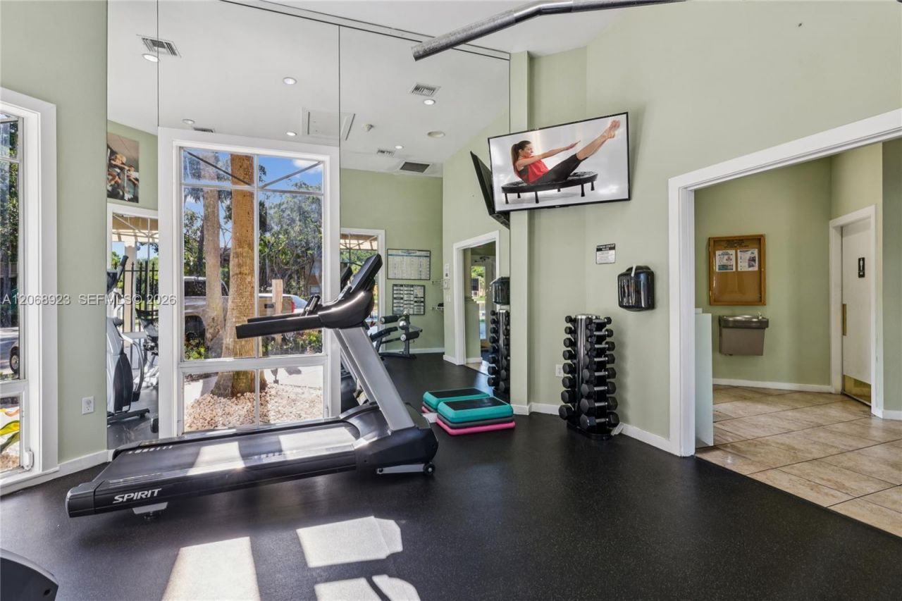 4863 Via Palm Lks, Unit 807, West Palm Beach, FL 33417 Photo