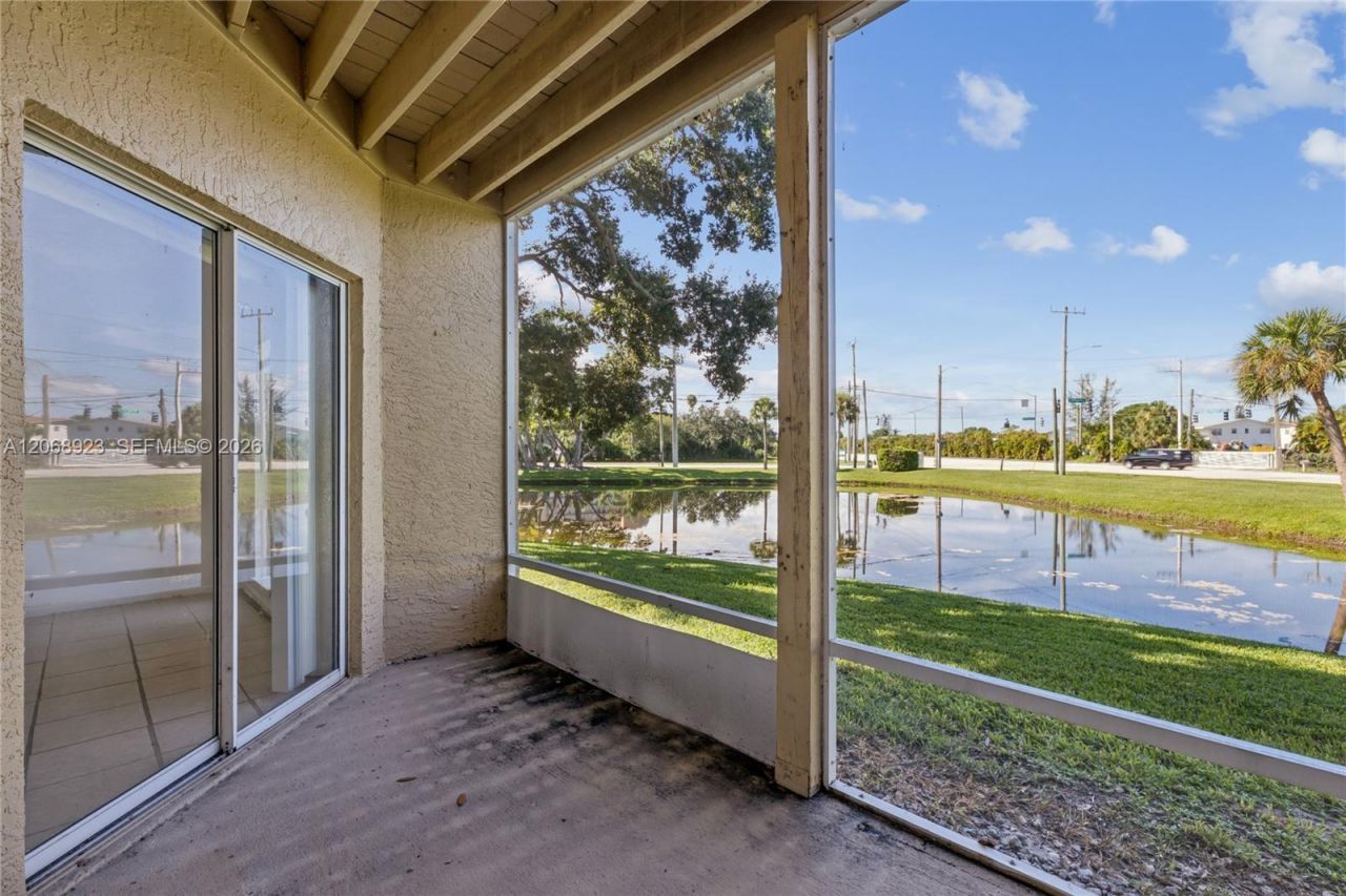 4863 Via Palm Lks, Unit 807, West Palm Beach, FL 33417 Photo