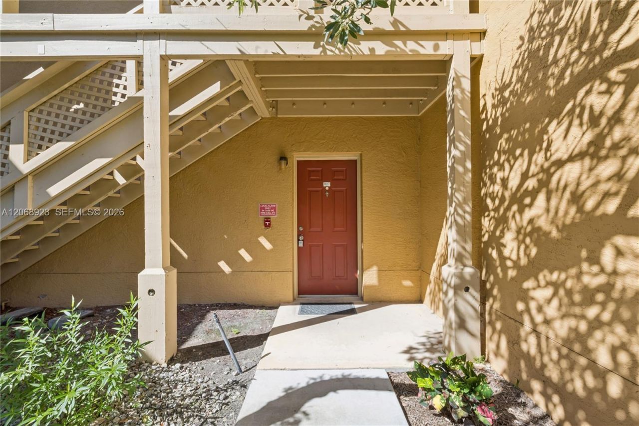 4863 Via Palm Lks, Unit 807, West Palm Beach, FL 33417 Photo