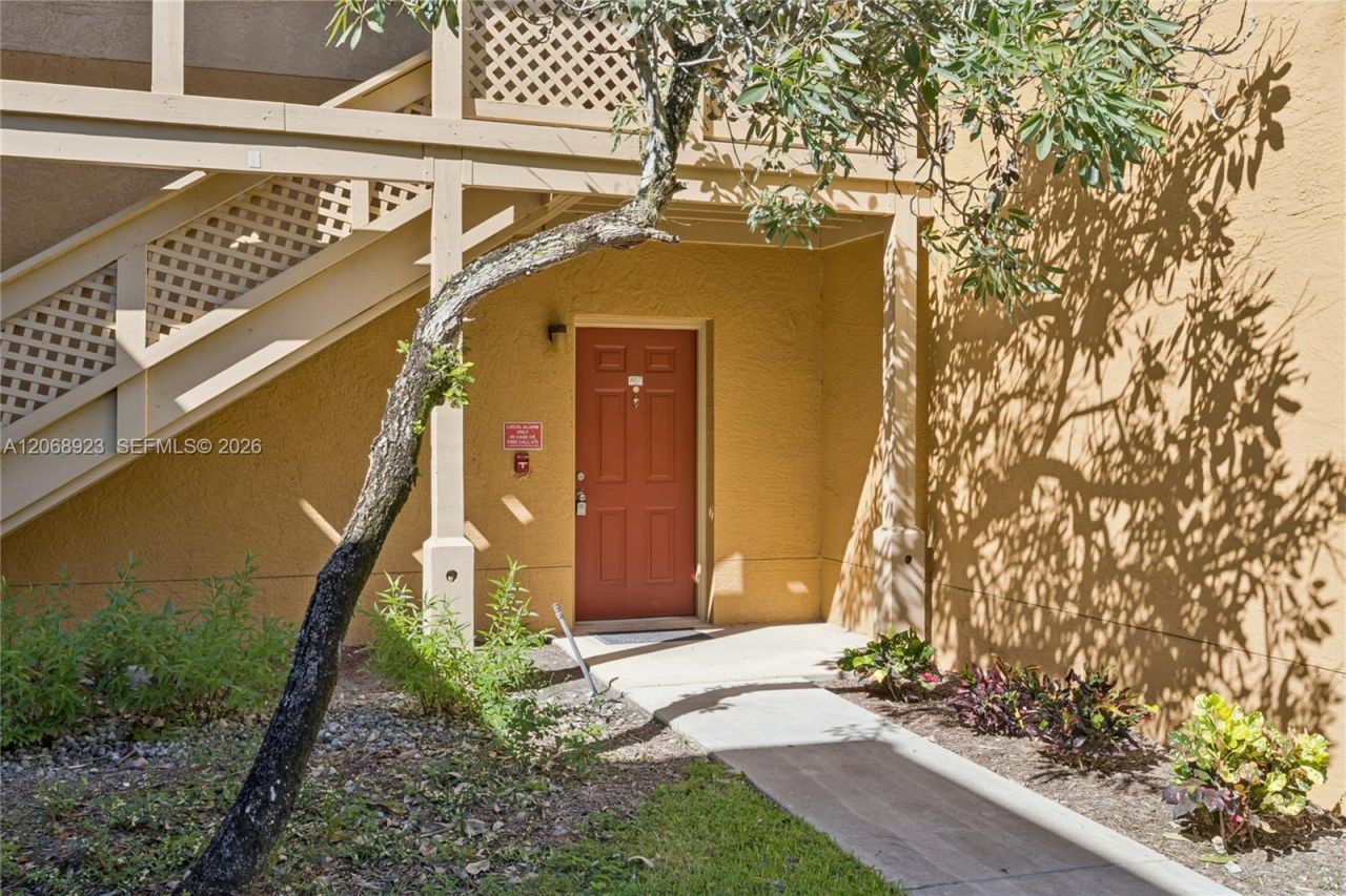 4863 Via Palm Lks, Unit 807, West Palm Beach, FL 33417 Photo
