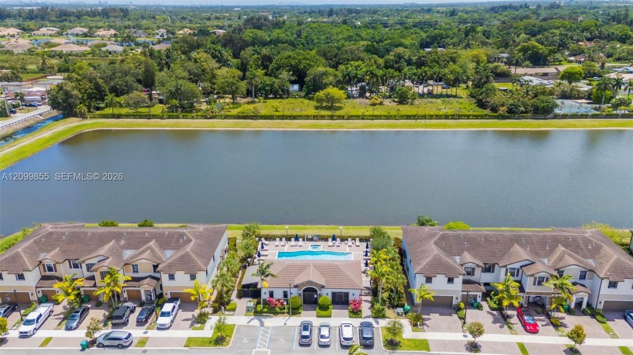 4664 Banker Ter , Davie, FL 33314 Photo