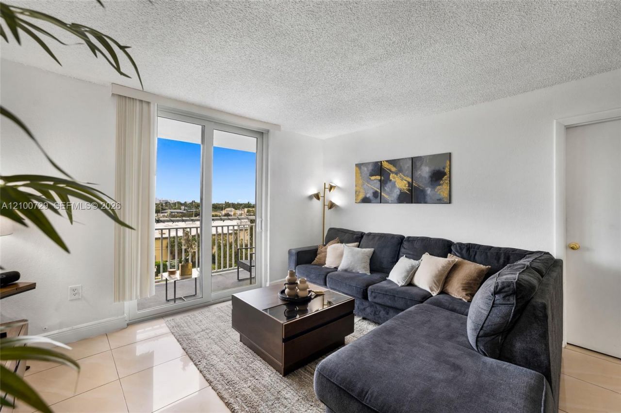 1251 NE 108th St , Unit 501, Miami, FL 33161 Photo
