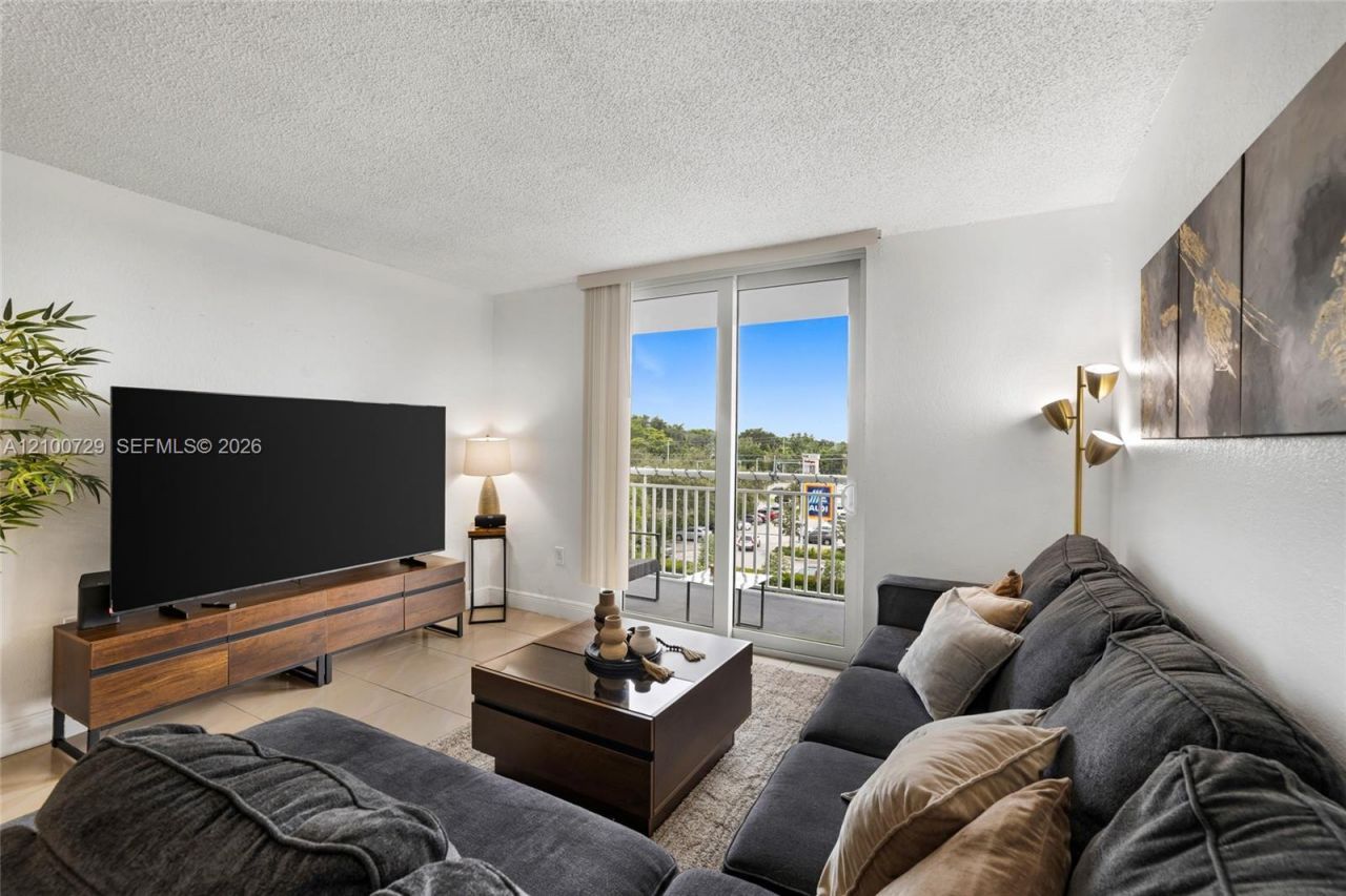 1251 NE 108th St , Unit 501, Miami, FL 33161 Photo