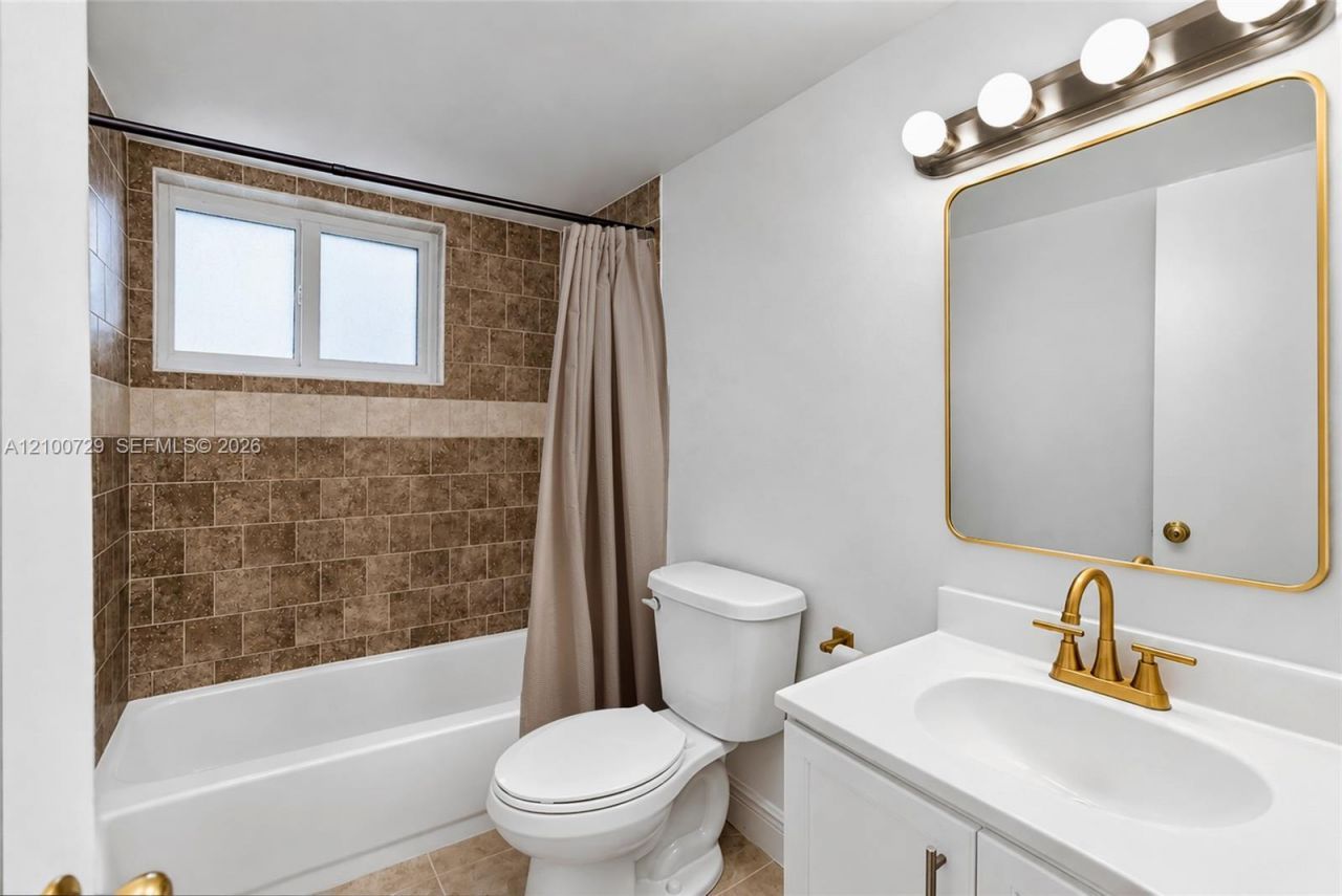 1251 NE 108th St , Unit 501, Miami, FL 33161 Photo