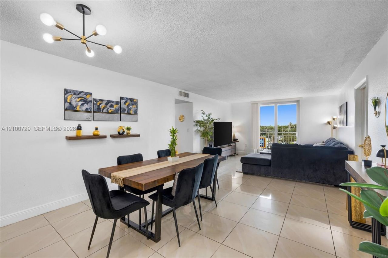 1251 NE 108th St , Unit 501, Miami, FL 33161 Photo