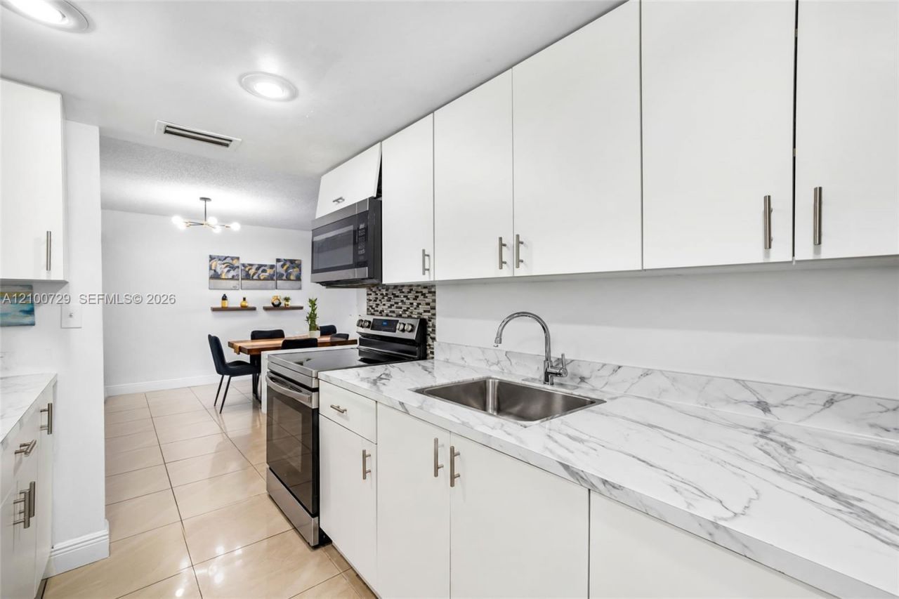 1251 NE 108th St , Unit 501, Miami, FL 33161 Photo