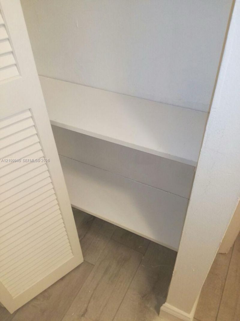 922 NE 199th St , Unit 4H, Miami, FL 33179 Photo