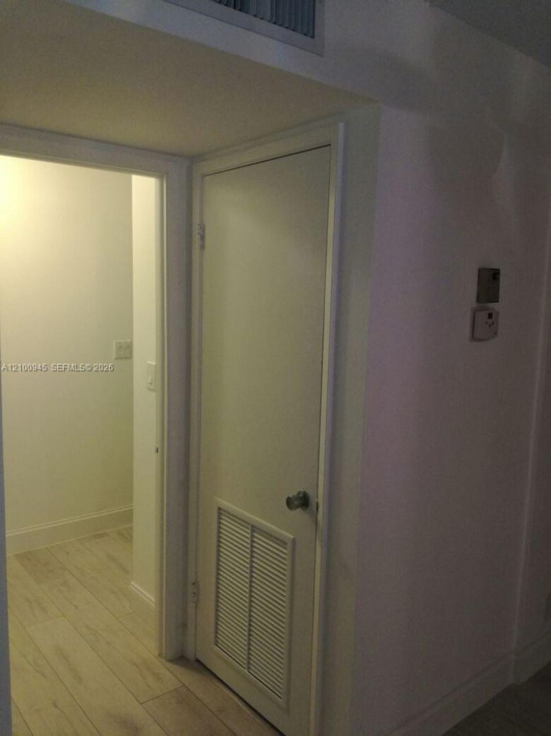 922 NE 199th St , Unit 4H, Miami, FL 33179 Photo