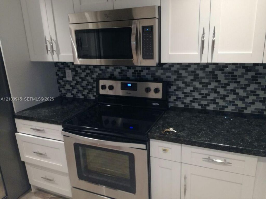 922 NE 199th St , Unit 4H, Miami, FL 33179 Photo