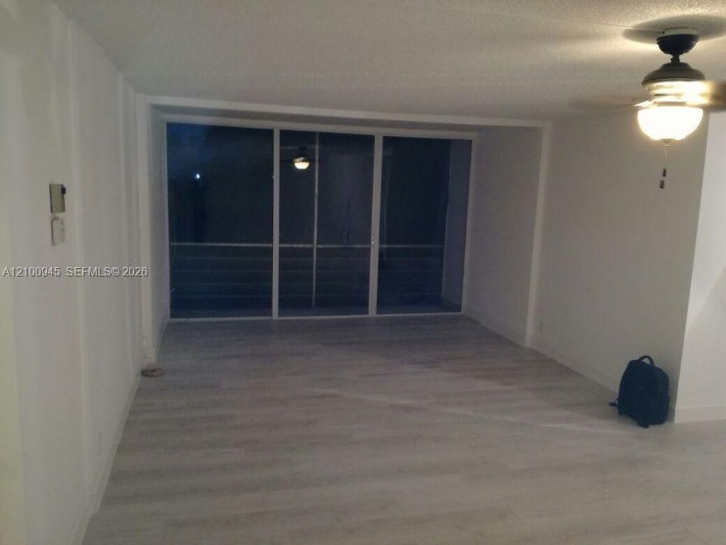 922 NE 199th St , Unit 4H, Miami, FL 33179 Photo