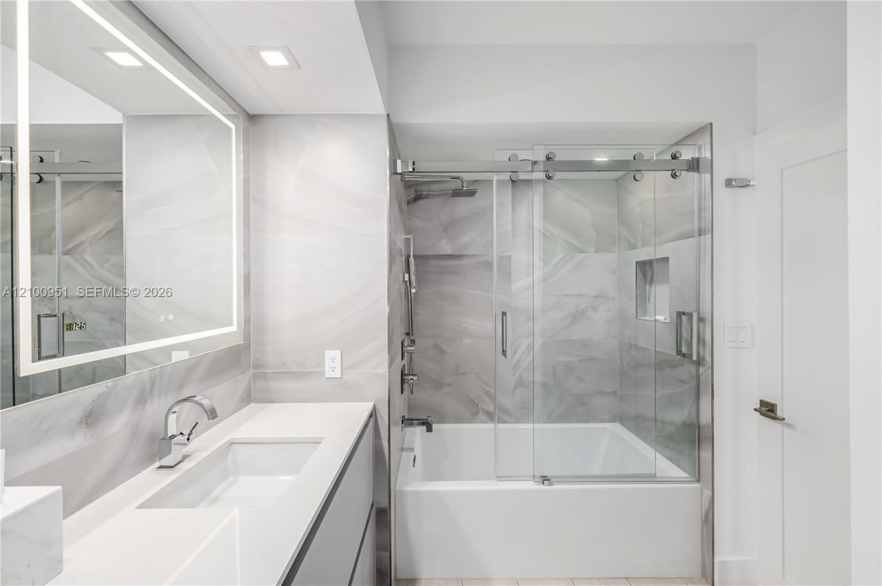 1330 West Ave, Unit 1514, Miami Beach, FL 33139 Photo