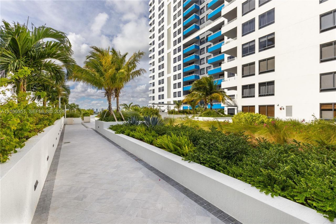 1330 West Ave, Unit 1514, Miami Beach, FL 33139 Photo