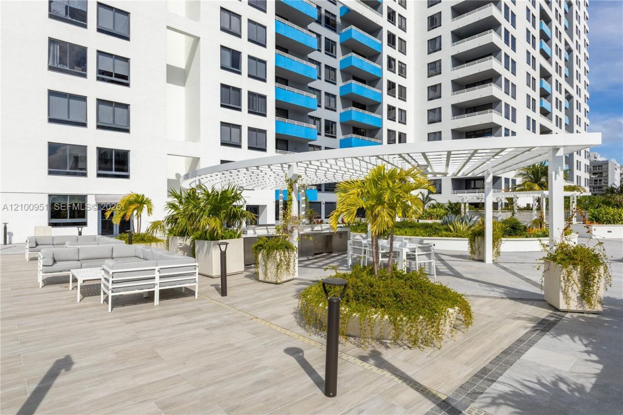 1330 West Ave, Unit 1514, Miami Beach, FL 33139 Photo