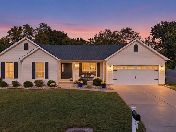 2707 Post Meadows Drive, O'Fallon, MO 63368