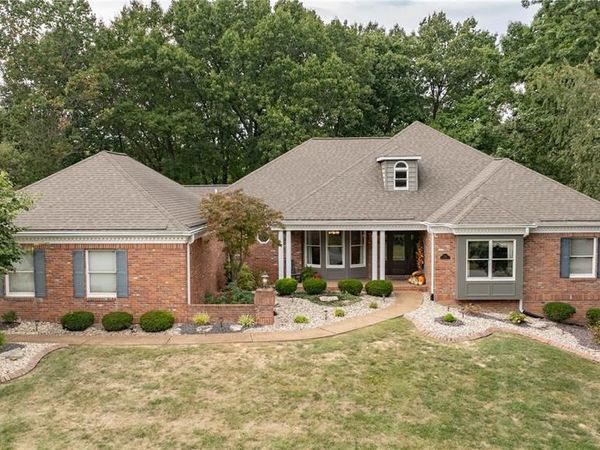 5212 Richland Woods Drive , Alton, IL 62002