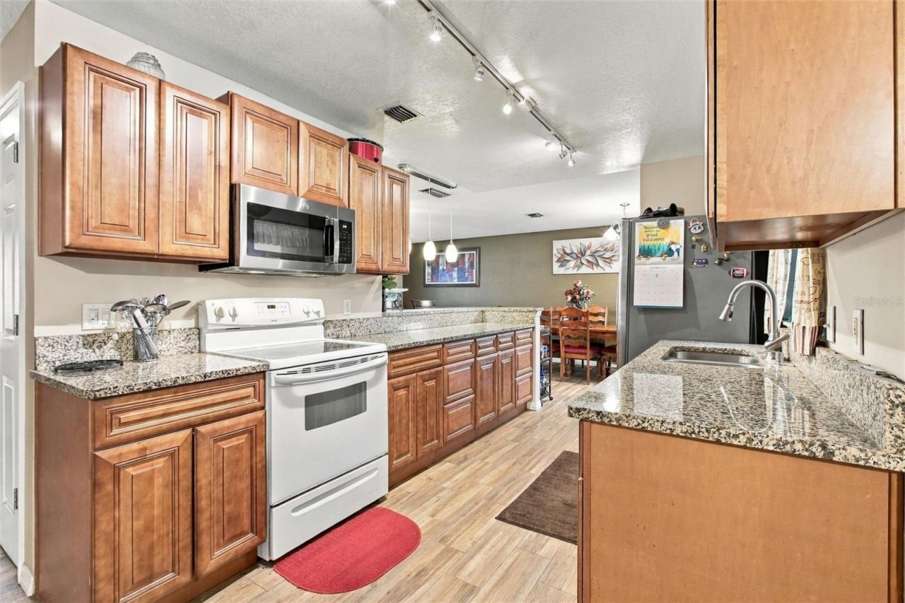313 Robin Hill Drive , Altamonte Springs, FL 32701 Photo