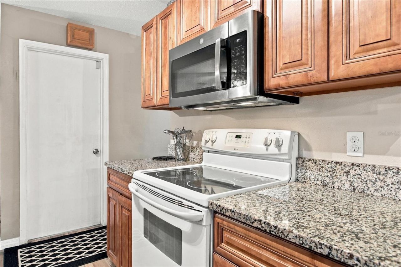 313 Robin Hill Drive , Altamonte Springs, FL 32701 Photo