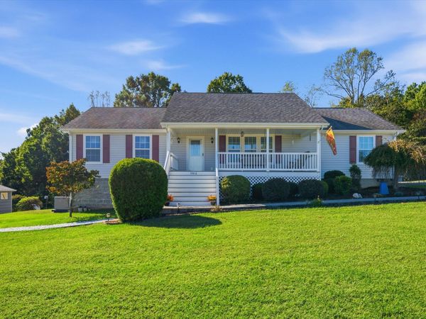 1086 Blackwater Hills DR, Glade Hill, VA 24092