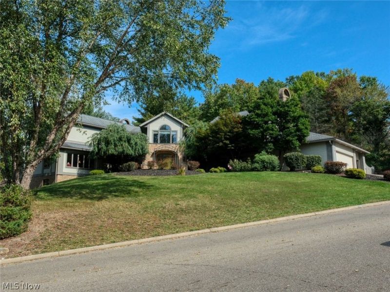 411 Donahey Avenue NE, New Philadelphia, OH 44663 Photo 1