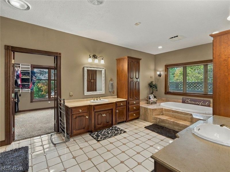 411 Donahey Avenue NE, New Philadelphia, OH 44663 Photo 9