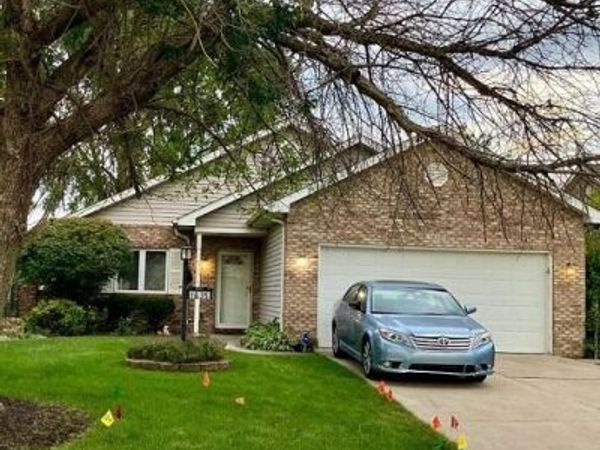 1635 Magnolia Drive, Hobart, IN 46342