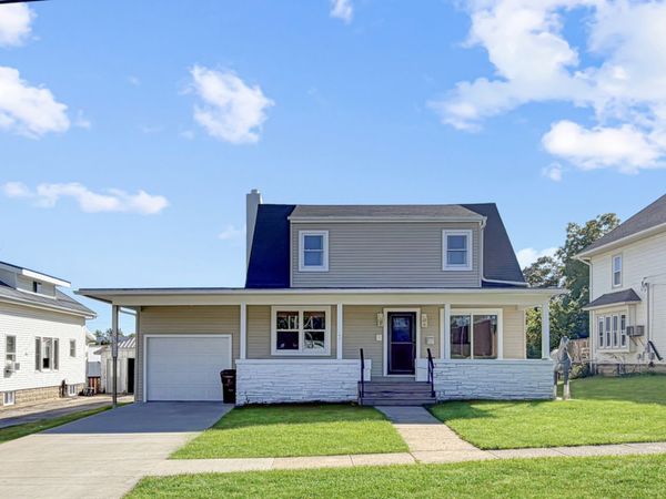 514 E Front Avenue , Stockton, IL 61085